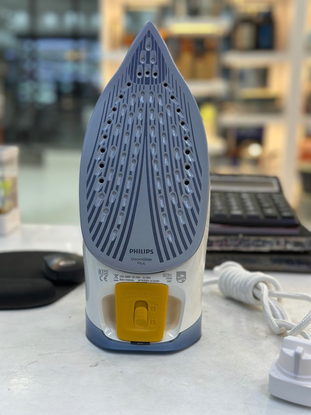 اتو فلیپس کد 7011